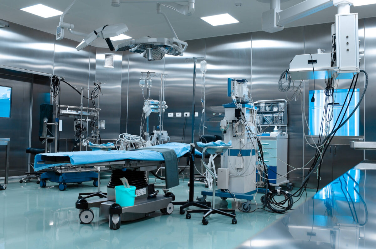 Image of operating room ahead of cardiac surgery